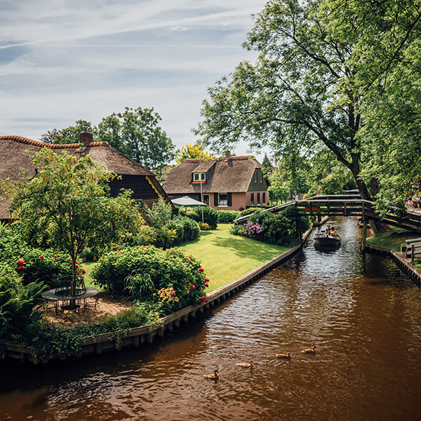Photograph of Giethoorn by Alex Nichol