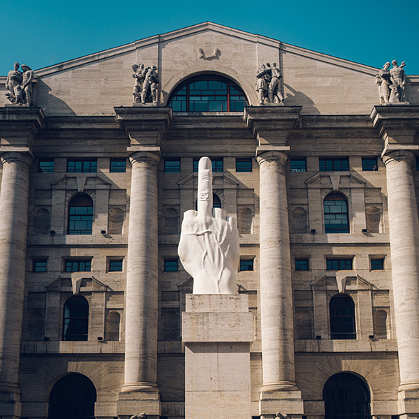 Photograph of Il Dito by Alex Nichol